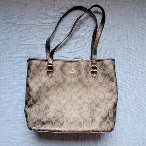 EUC Coach Signature Logo Leather Tote - Black